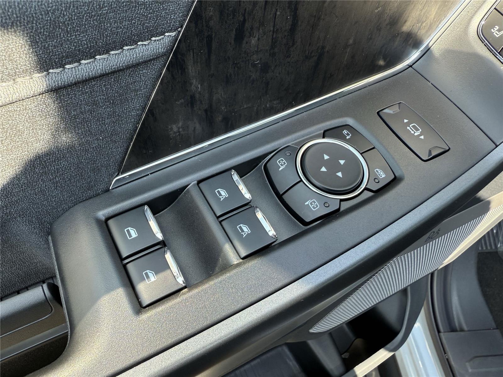 2025 Ford F-250 Lariat photo 10