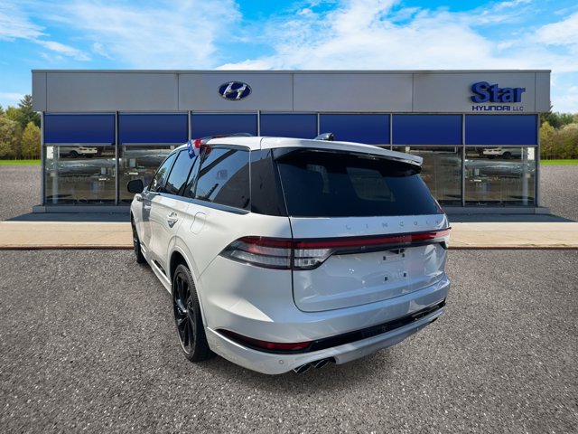 2025 Lincoln Aviator Reserve photo 3