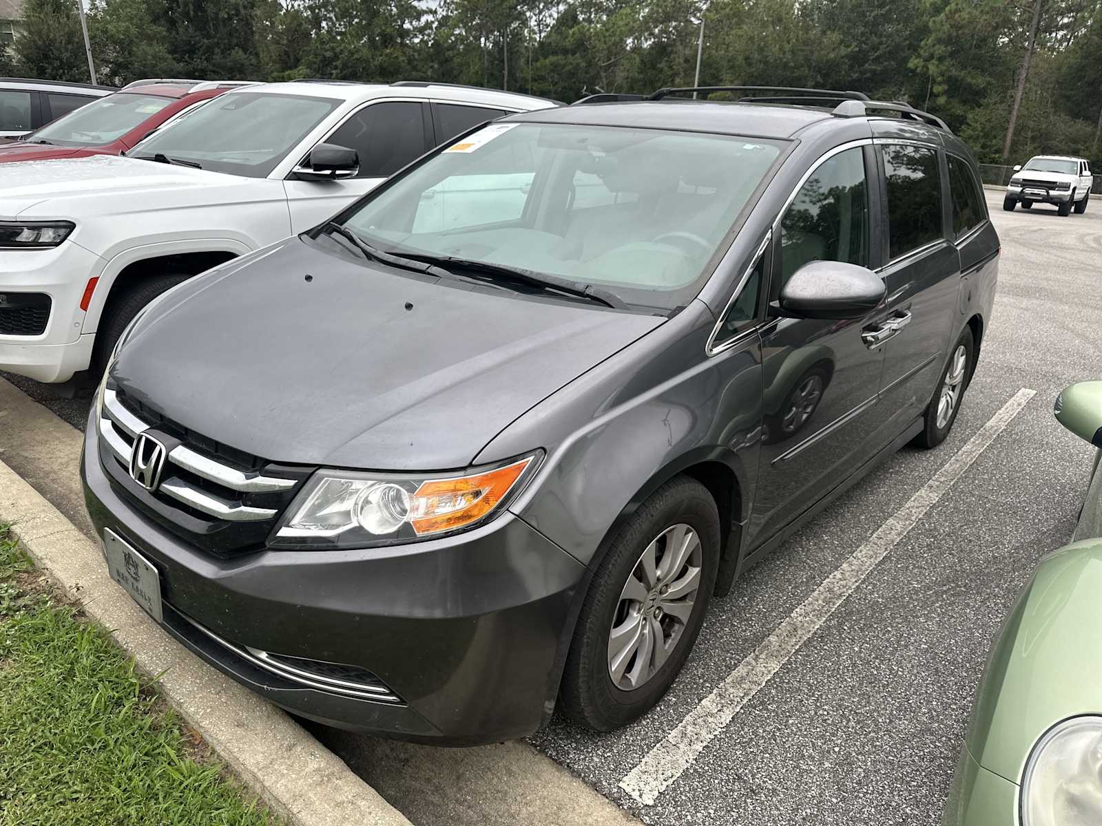 2016 Honda Odyssey SE photo 2