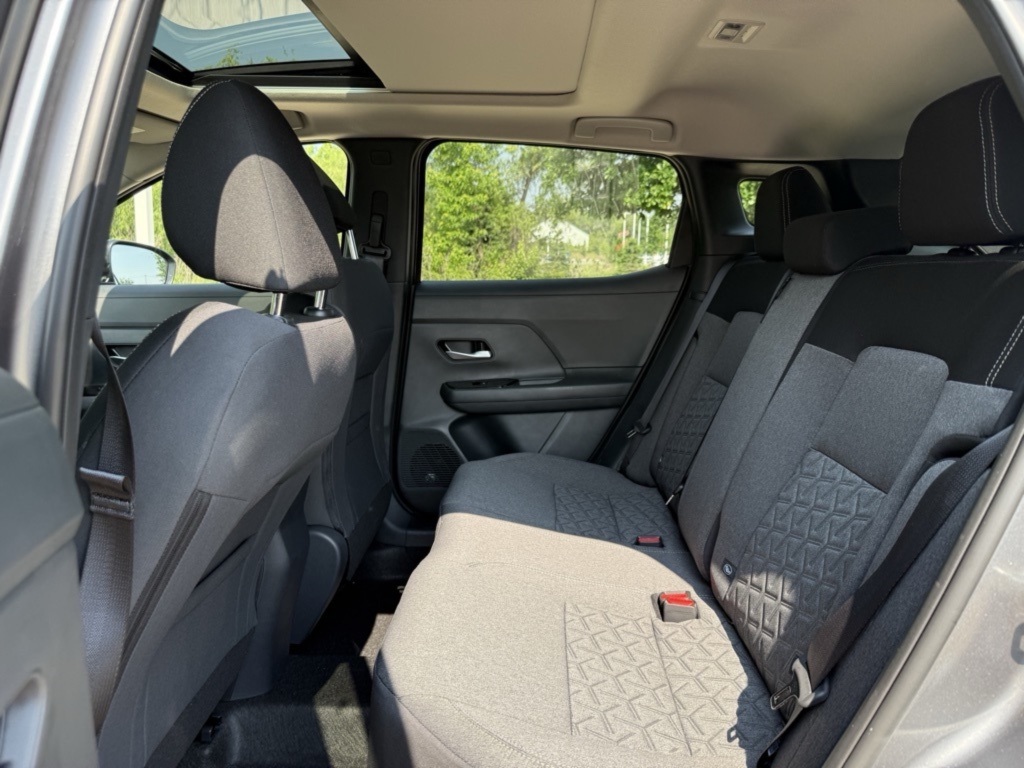 2025 Nissan Kicks SV photo 22