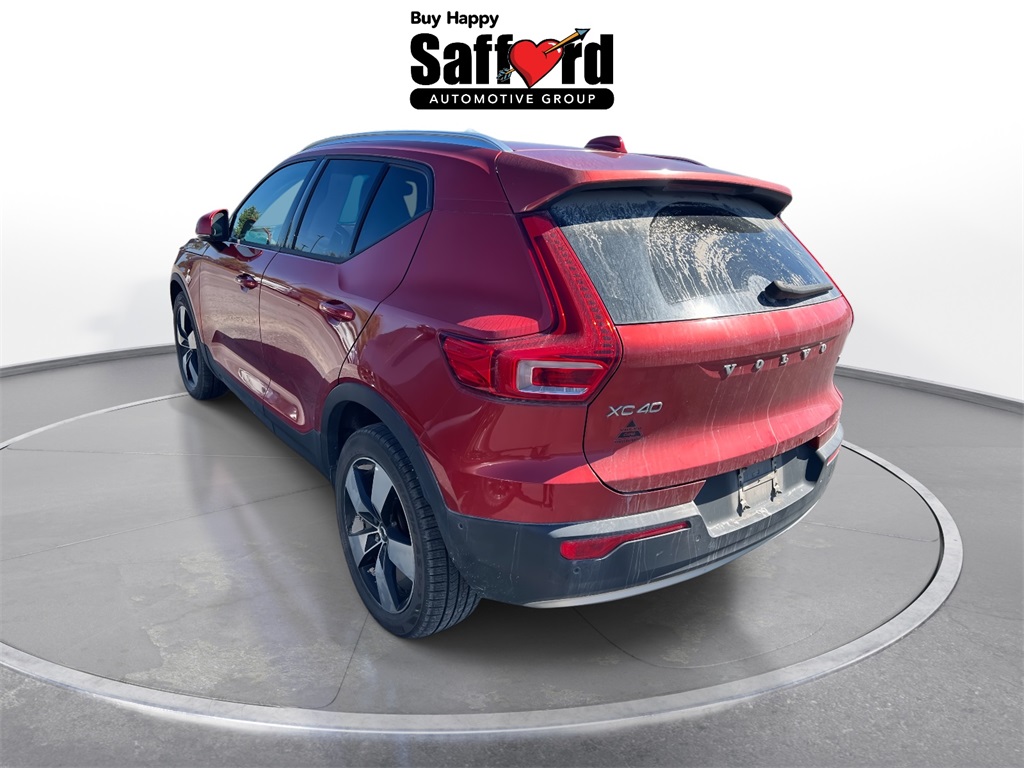 2019 Volvo XC40 Momentum photo 16