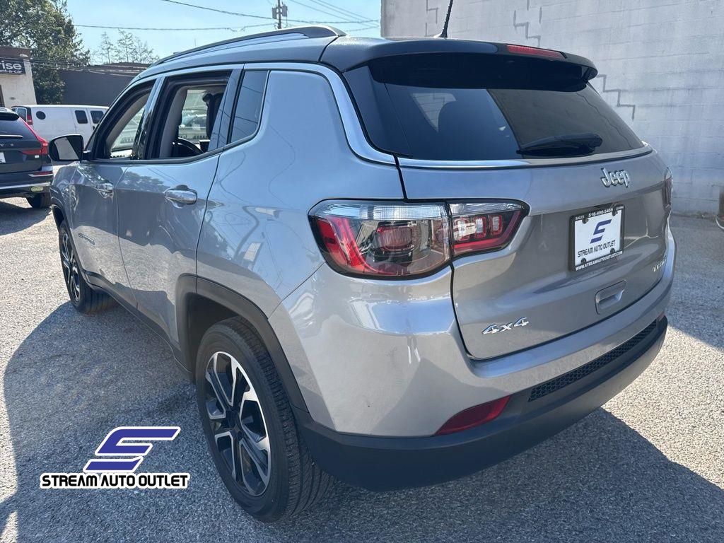 2022 Jeep Compass Limited photo 7