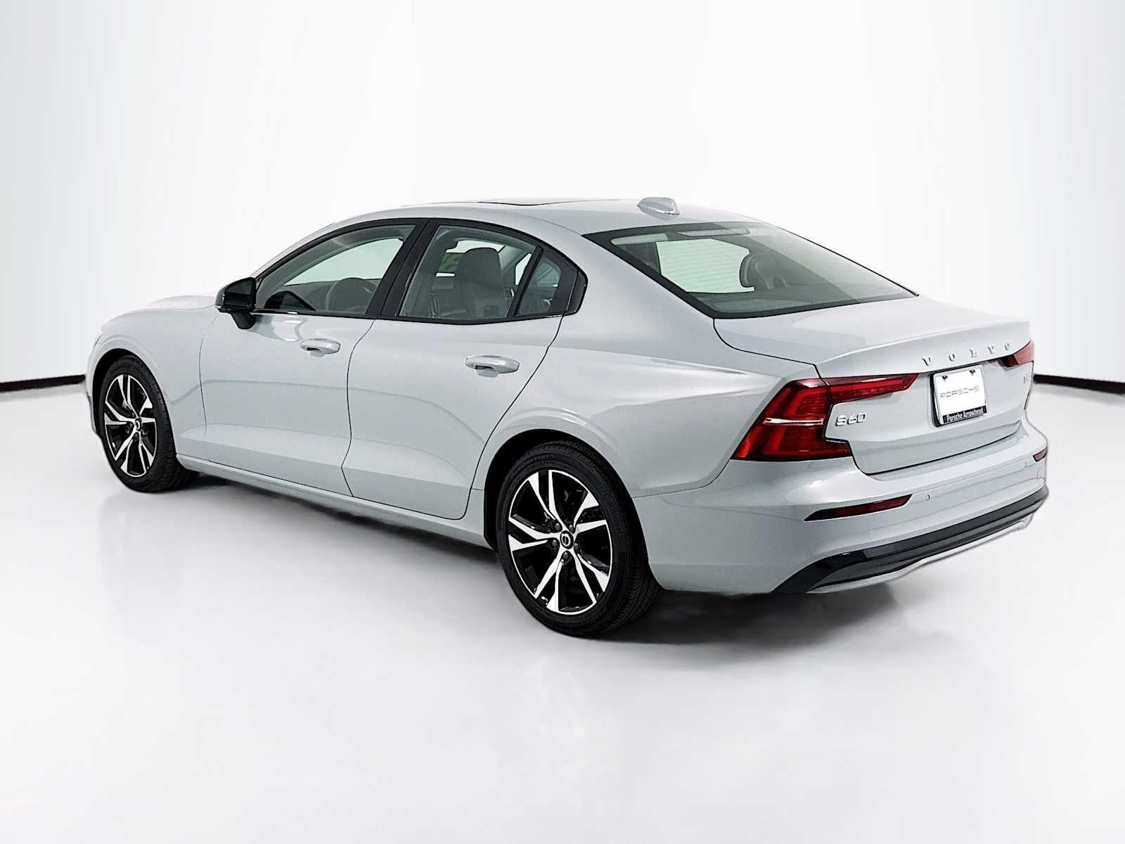 2025 Volvo S60 B5 Core photo 3
