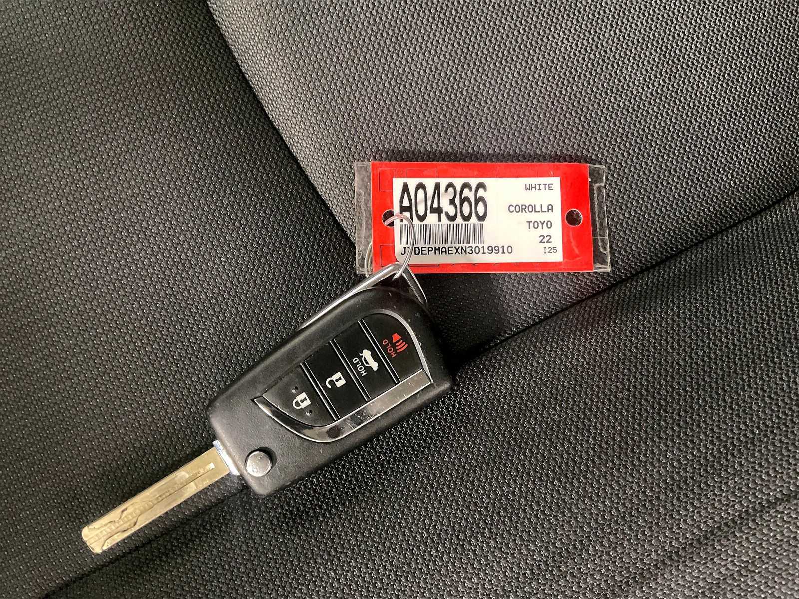 2022 Toyota Corolla LE photo 28