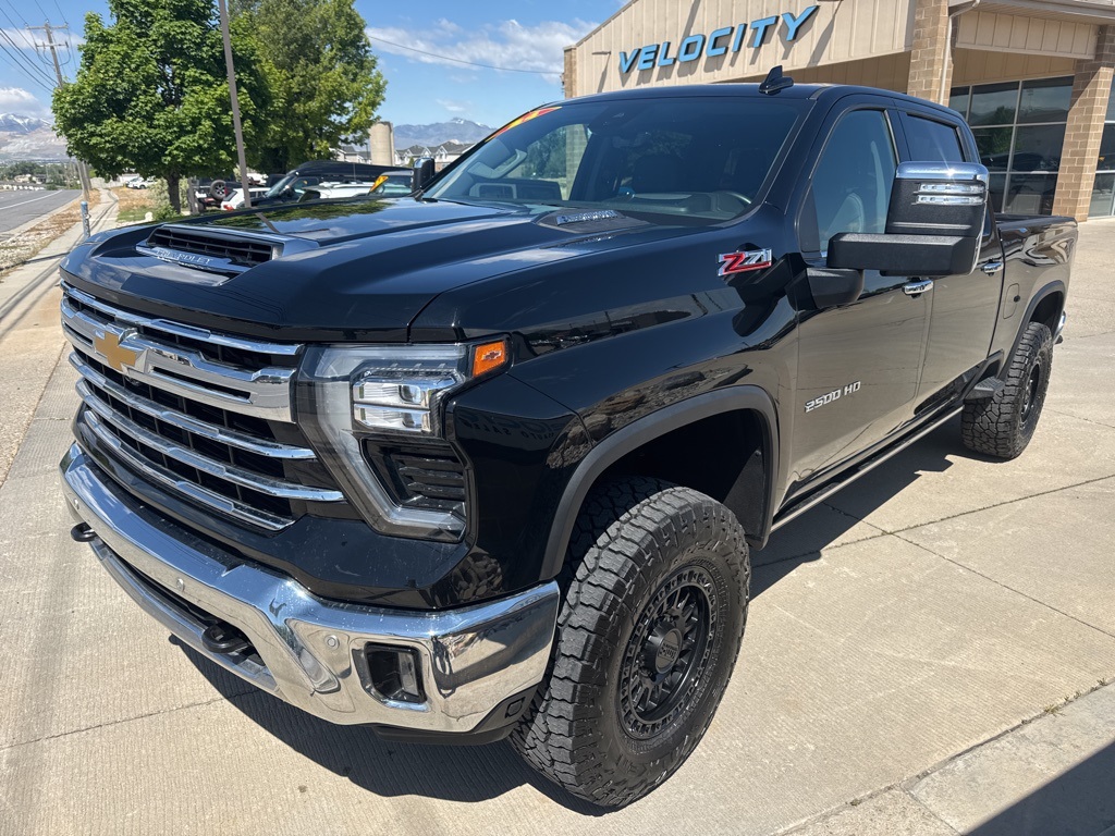 2024 Chevrolet Silverado 2500HD LTZ photo 3