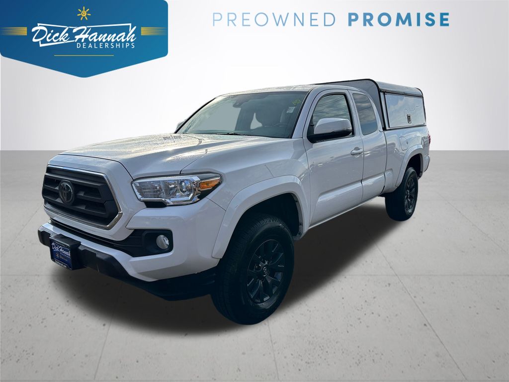 2022 Toyota Tacoma SR5's photo