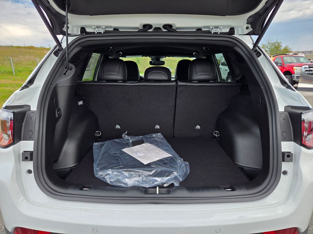 2026 Jeep Compass Limited photo 25