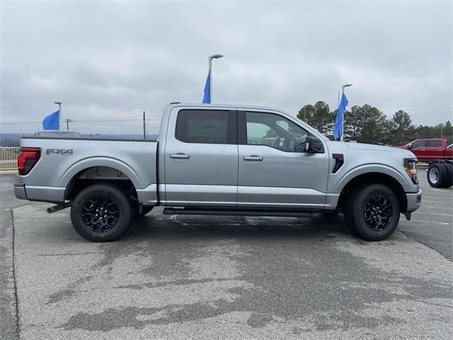 2025 Ford F-150 XLT photo 2