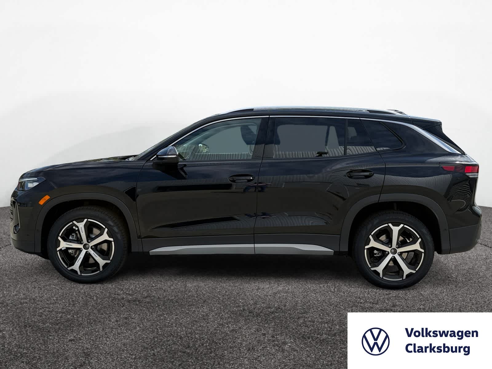 2025 Volkswagen Tiguan SE photo 2