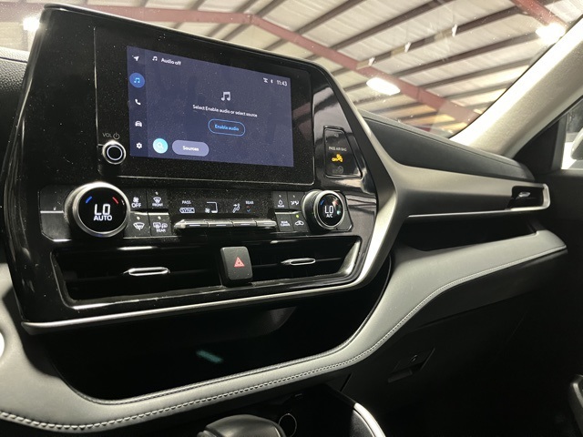 2024 Toyota Highlander LE photo 17