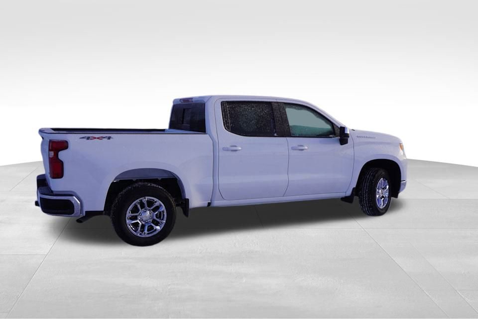 2025 Chevrolet Silverado 1500 LT photo 4