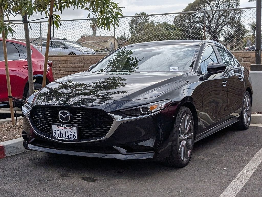 2025 Mazda Mazda3 2.5 s Preferred photo 2