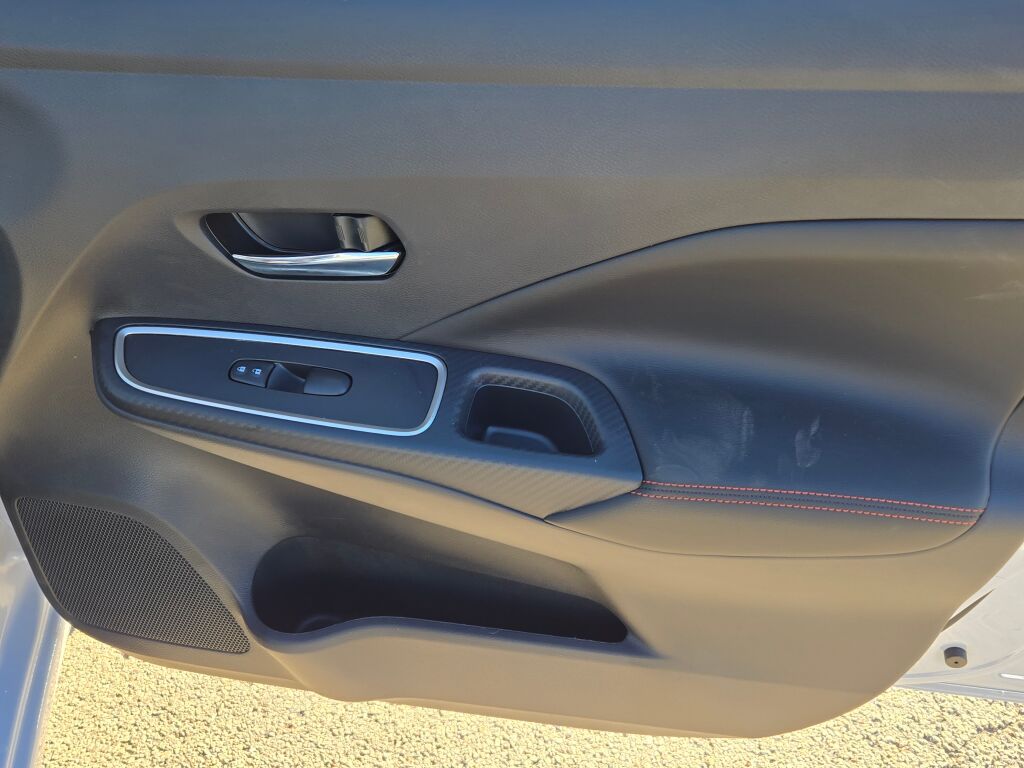 2025 Nissan Versa SR photo 2