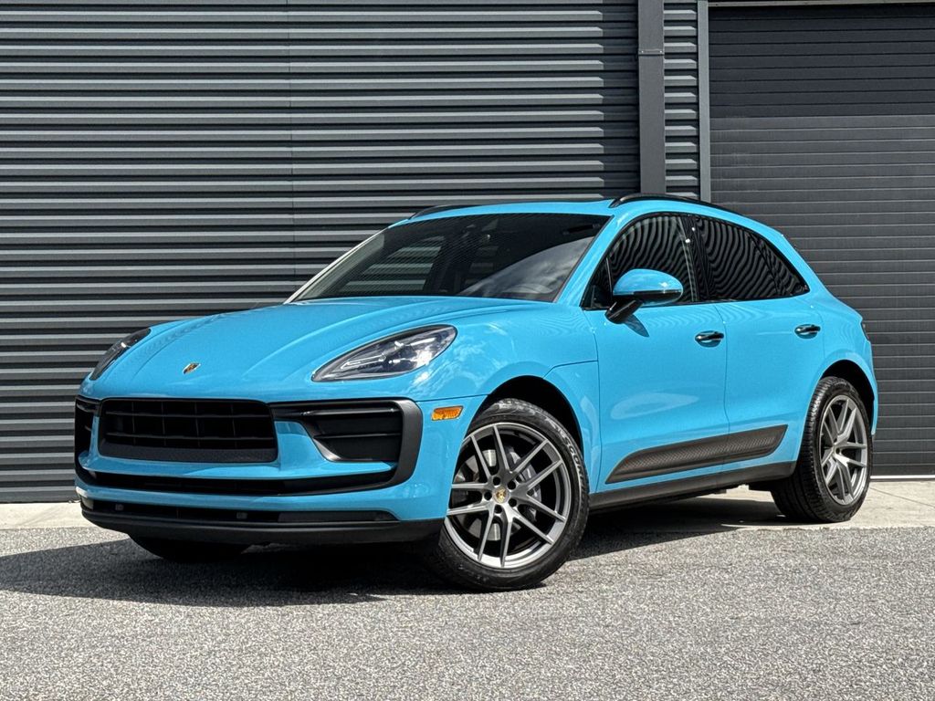 2022 Porsche Macan Base
