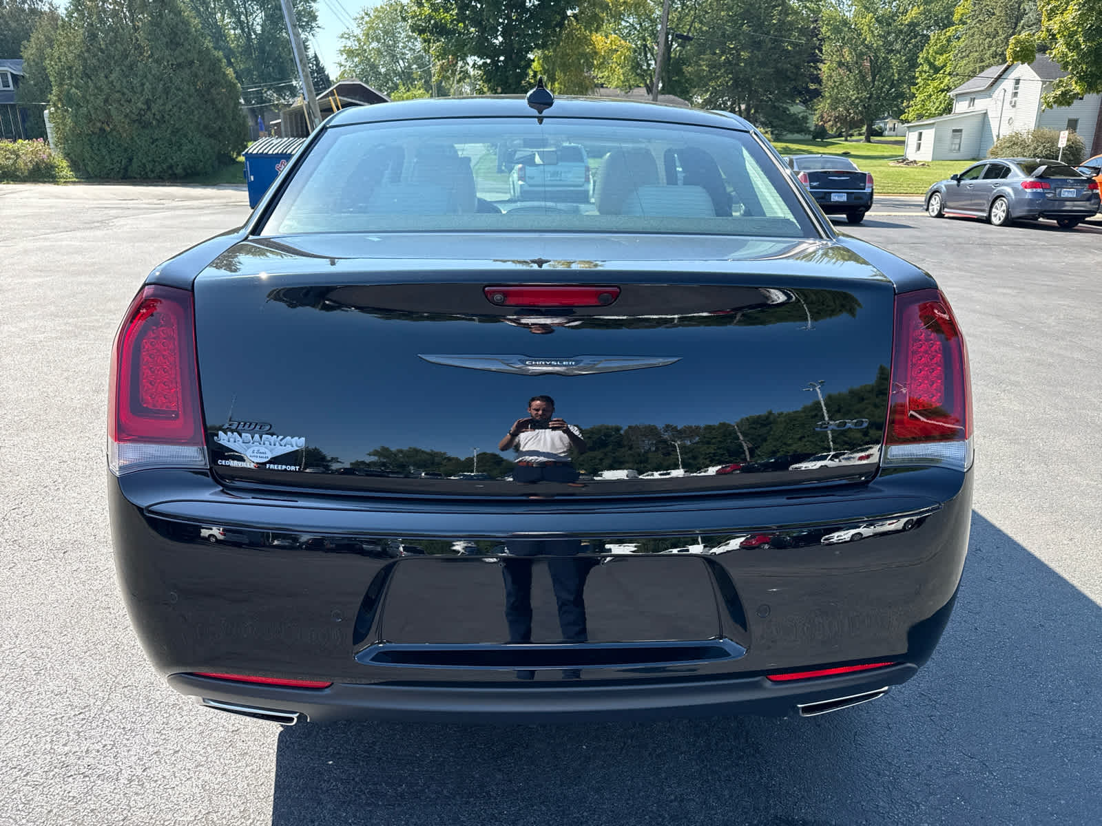 2022 Chrysler 300 Touring L photo 4