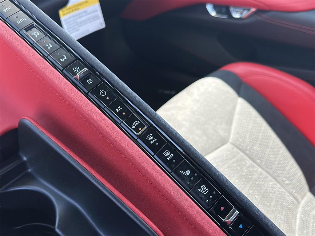 2025 Chevrolet Corvette Stingray 2LT photo 12