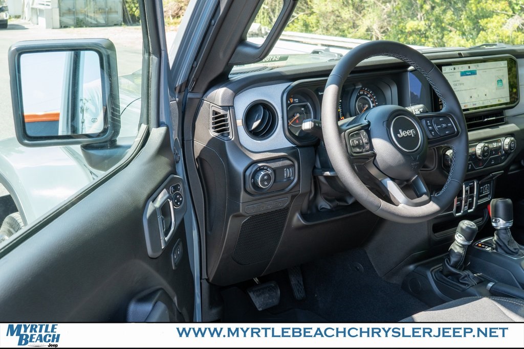 2025 Jeep Gladiator Sport S photo 14