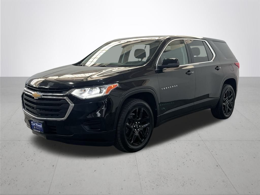 2021 Chevrolet Traverse LS photo 2