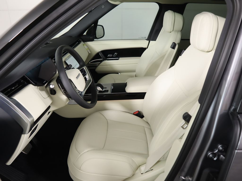 2025 Land Rover Range Rover SE photo 17