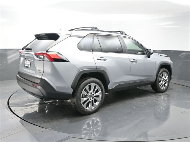 2025 Toyota RAV4 XLE Premium photo 2