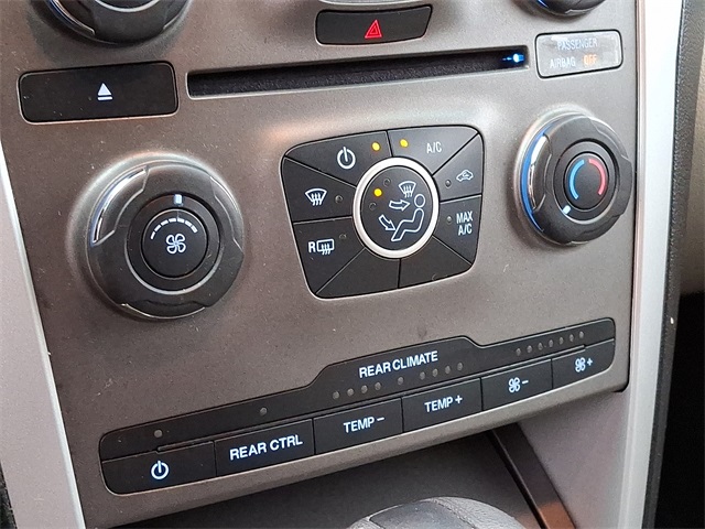 2013 Ford Explorer Base photo 16