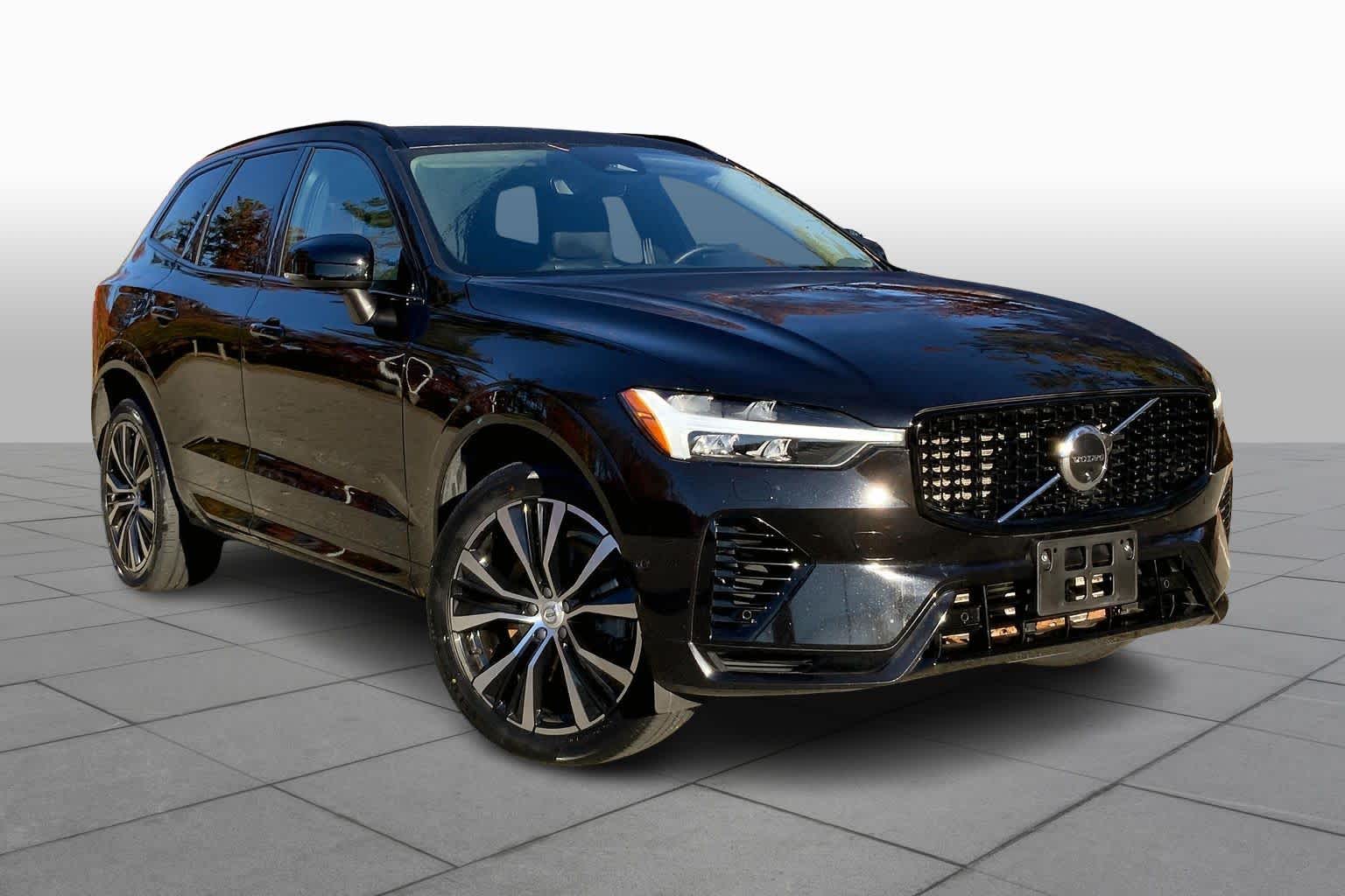 2023 Volvo XC60 Recharge Hybrid Plus photo 2