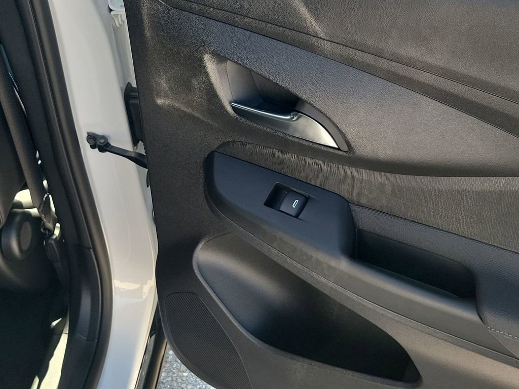 2025 Buick Envista ST photo 41