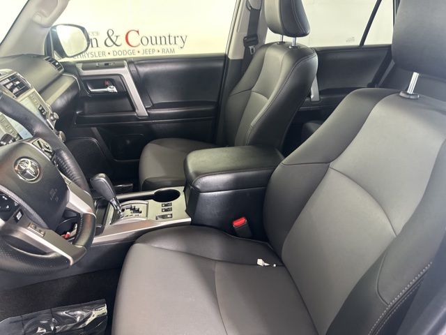2024 Toyota 4Runner SR5 Premium photo 19