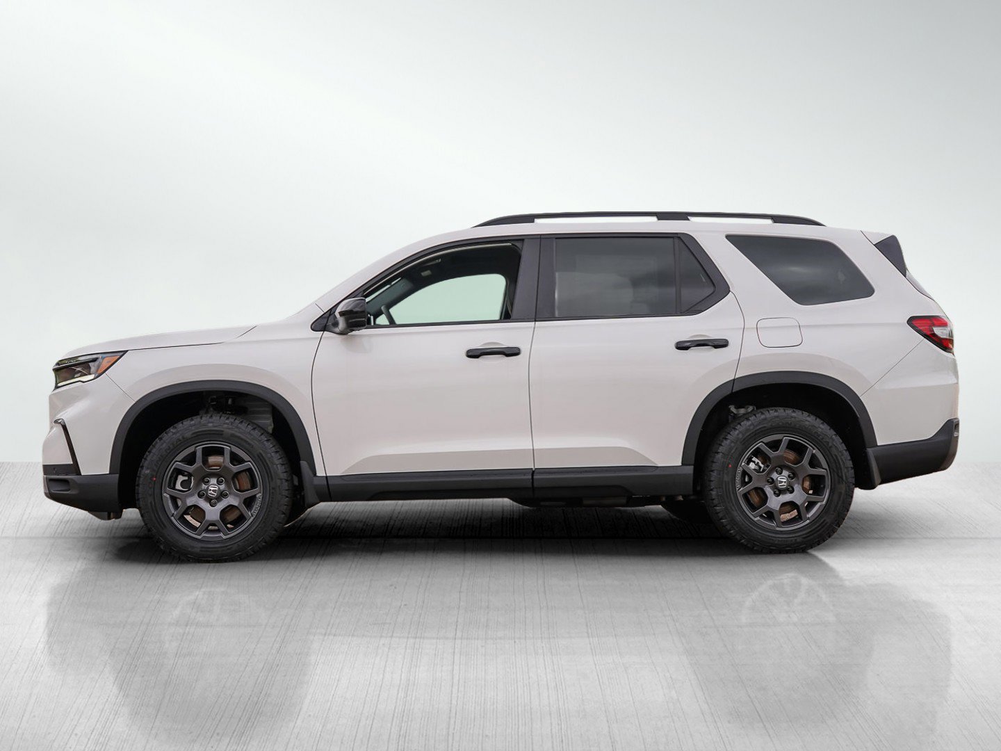 2025 Honda Pilot TrailSport photo 3
