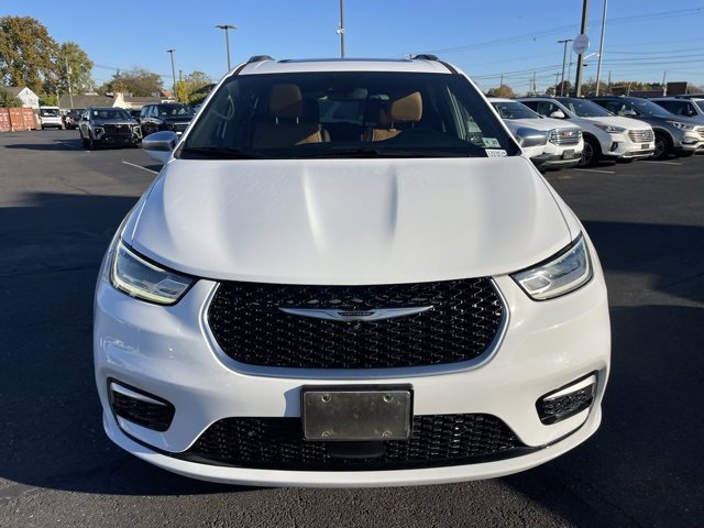 2022 Chrysler Pacifica Pinnacle photo 2