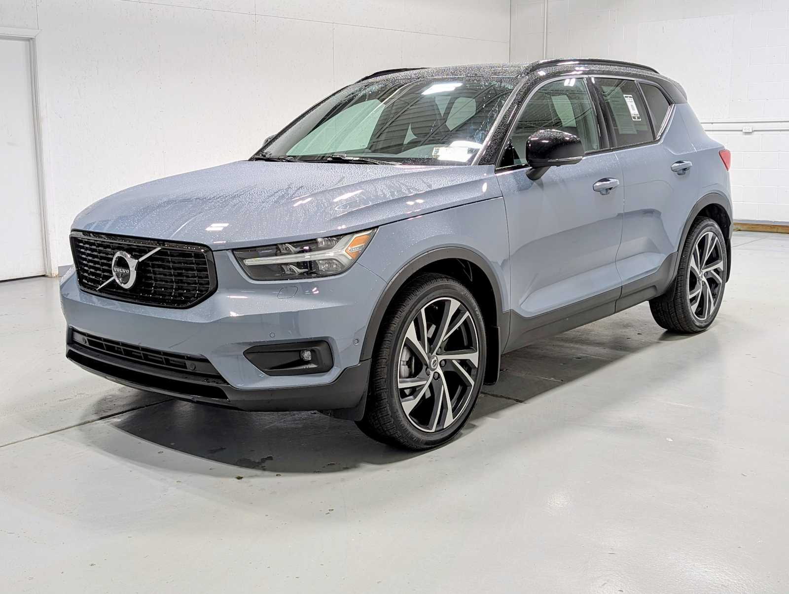 2021 Volvo XC40 R-Design's photo