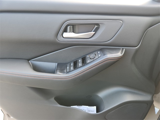 2026 Nissan Rogue SV photo 14