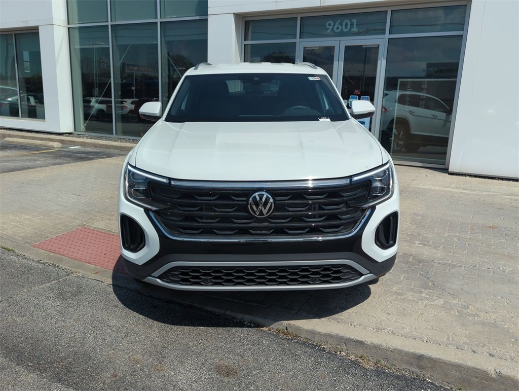 2025 Volkswagen Atlas Cross Sport SE Technology photo 3