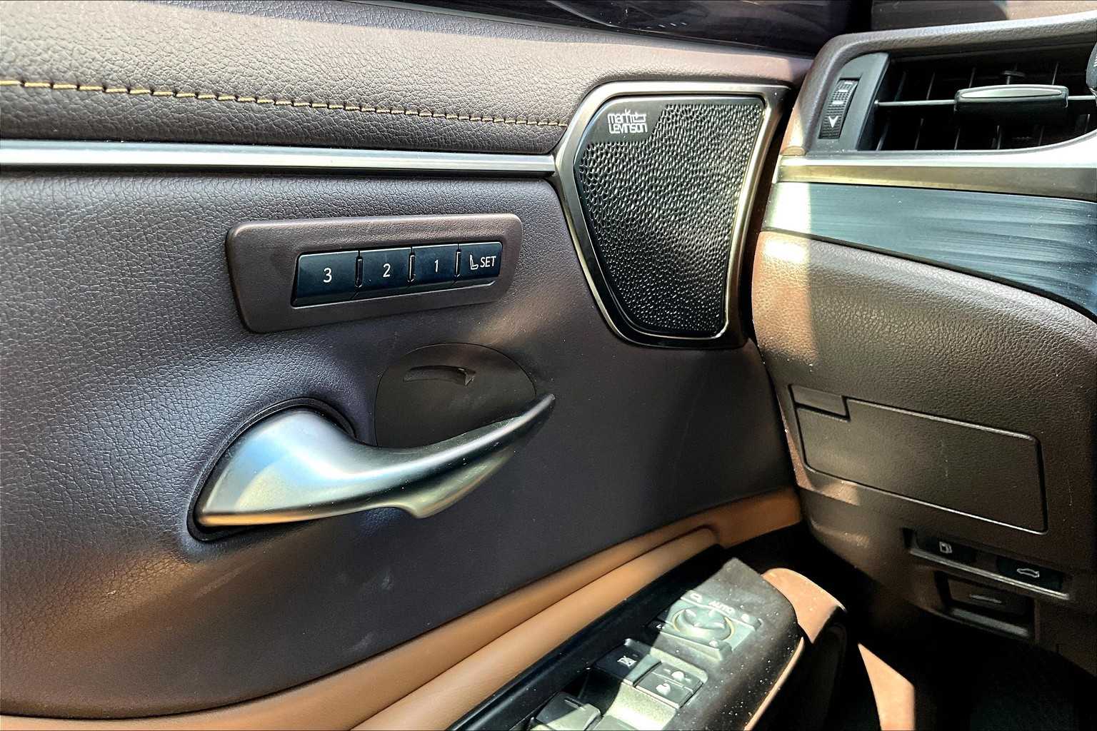 2020 Lexus ES 350 Luxury photo 31