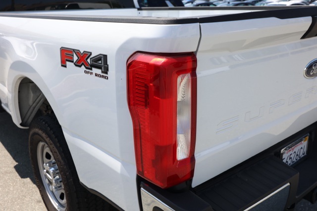 2024 Ford F-350 photo 6