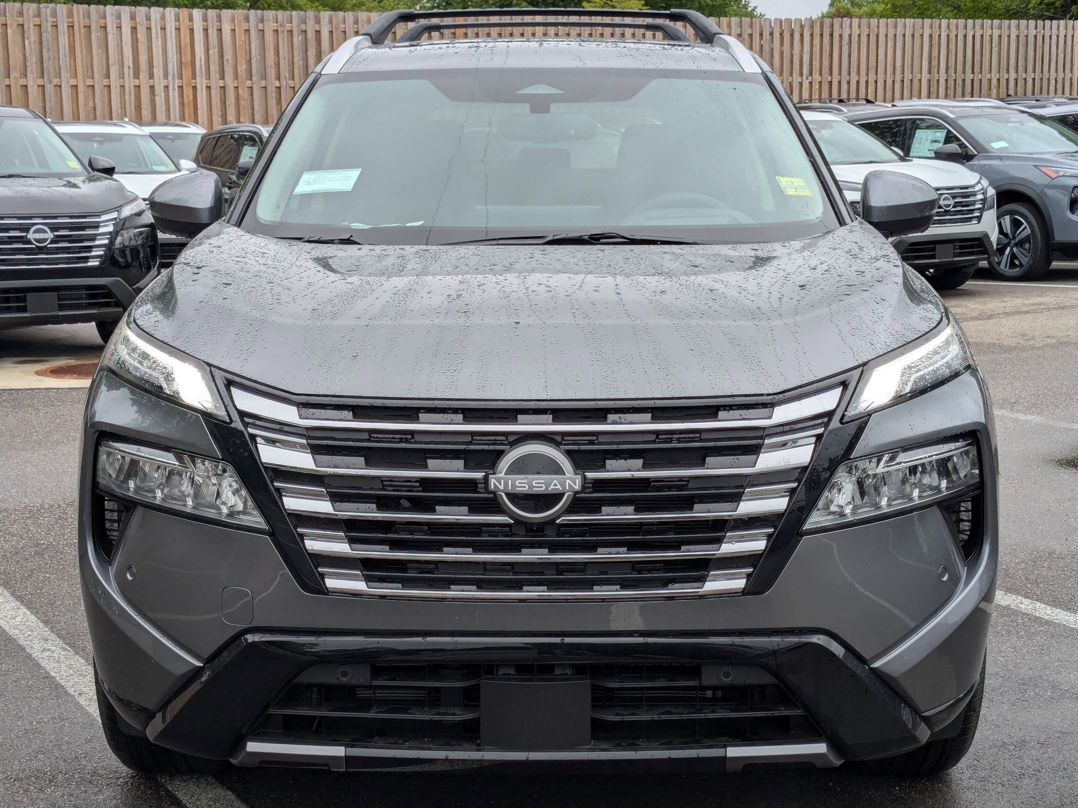 2025 Nissan Rogue Platinum photo 4