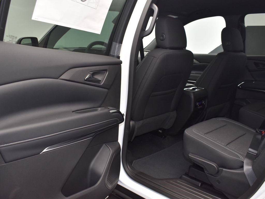 2026 Chevrolet Traverse photo 12