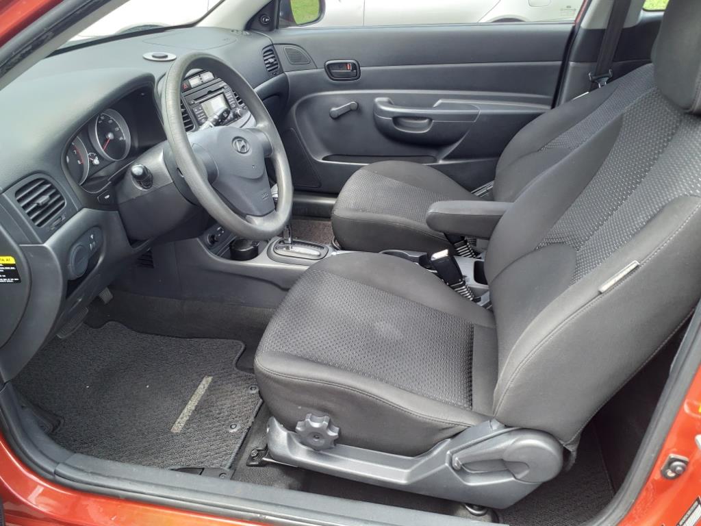 2011 Hyundai Accent GS photo 3