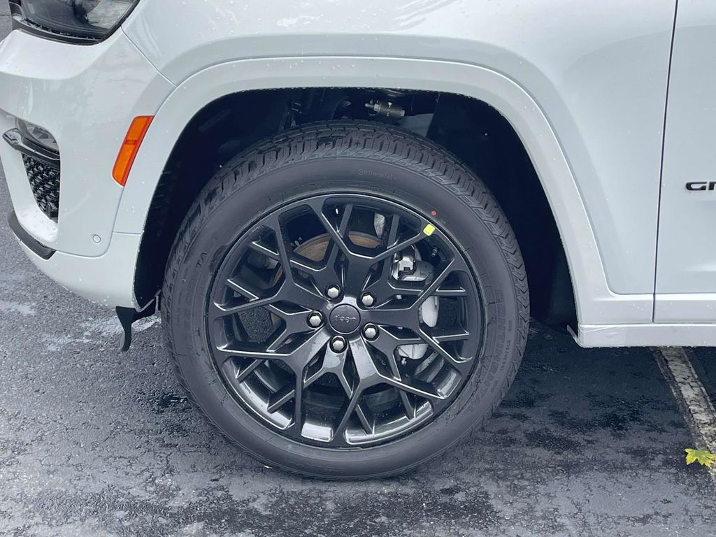 2025 Jeep Grand Cherokee Summit Reserve photo 32