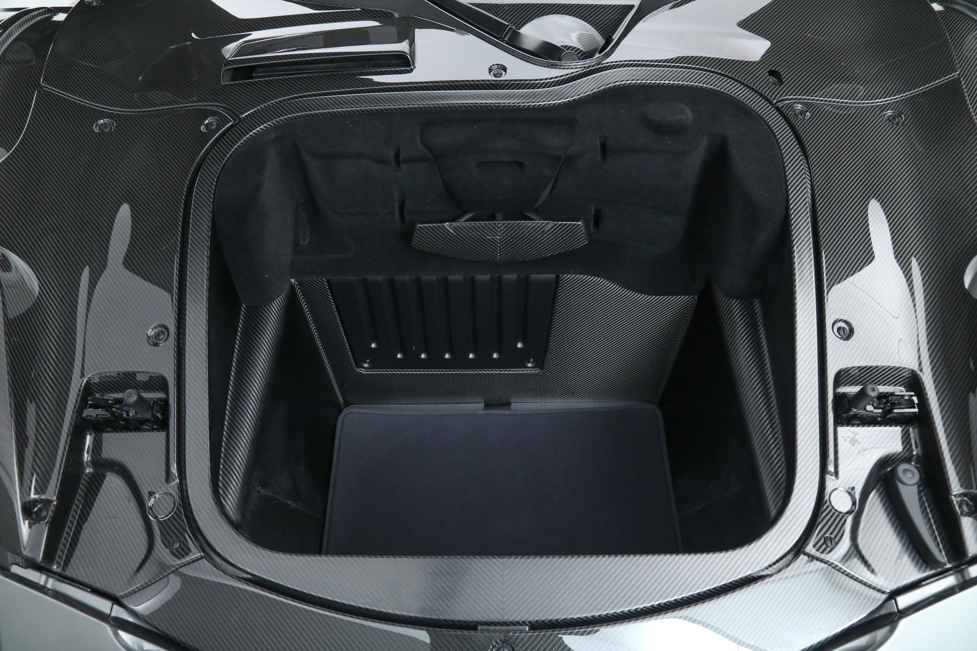 2015 Porsche 918 Spyder photo 40