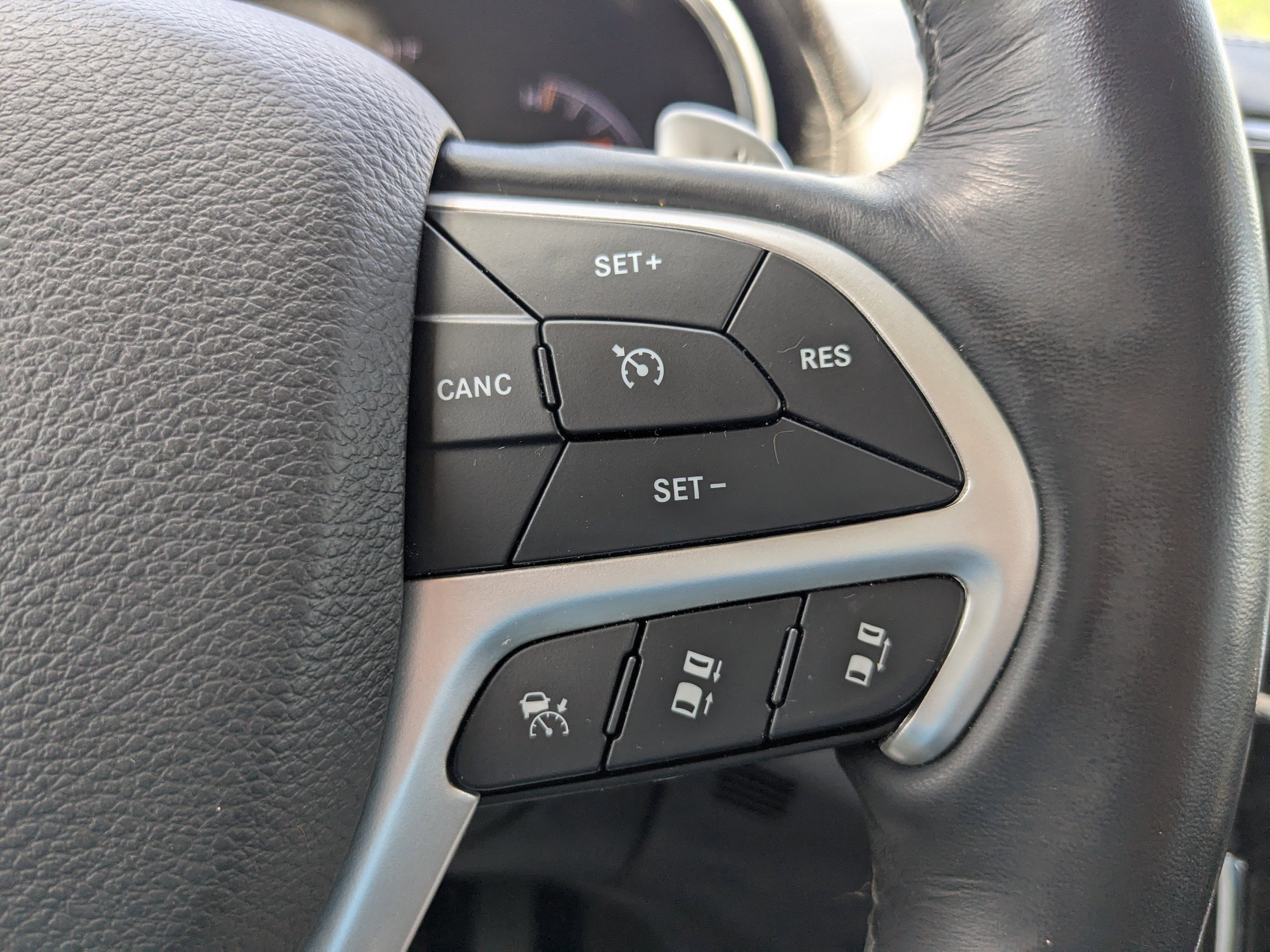 2020 Jeep Grand Cherokee Summit photo 21