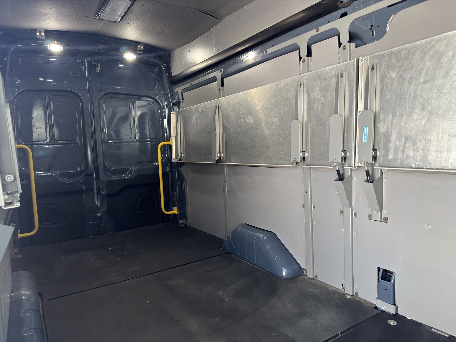 2022 Ford Transit photo 9