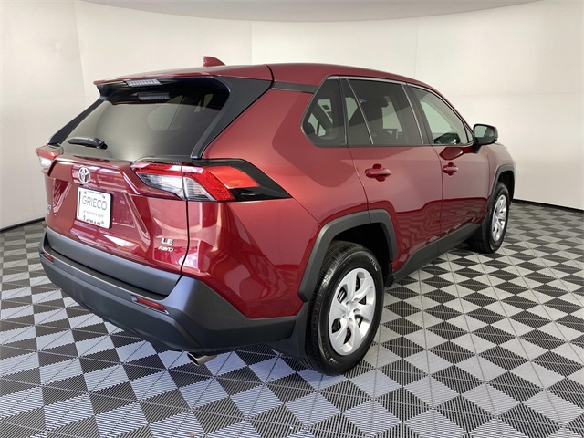 2024 Toyota RAV4 LE photo 6