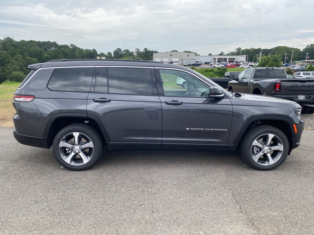 2025 Jeep Grand Cherokee Limited photo 4