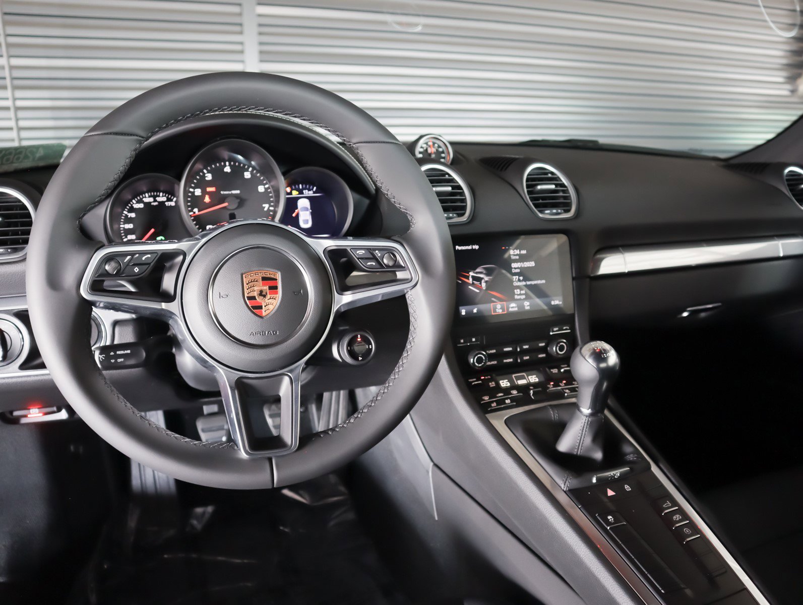 2025 Porsche Cayman photo 13
