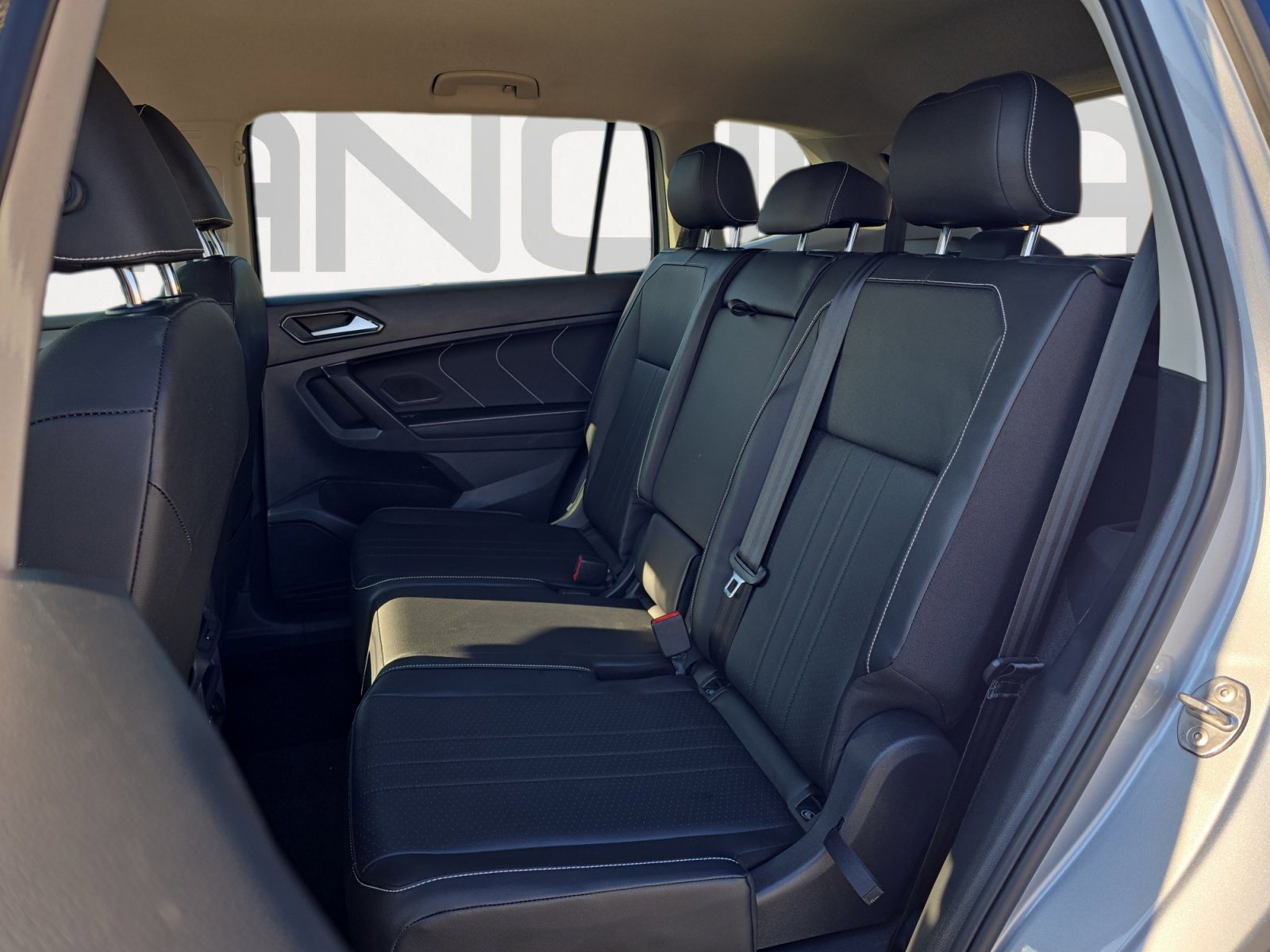 2023 Volkswagen Tiguan SE photo 19