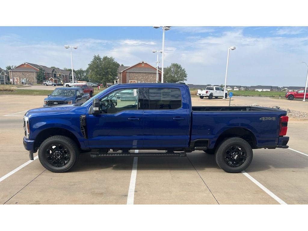 2026 Ford F-350 Lariat photo 3