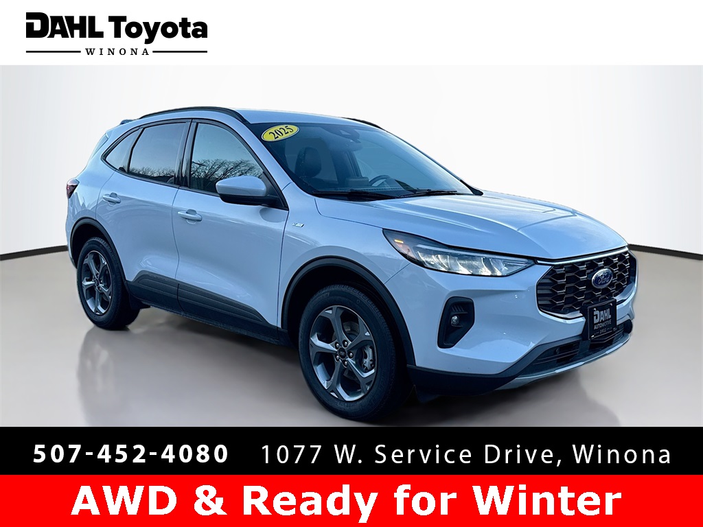 2025 Ford Escape ST-Line Select's photo