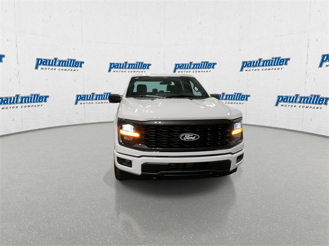 2025 Ford F-150 STX photo 4
