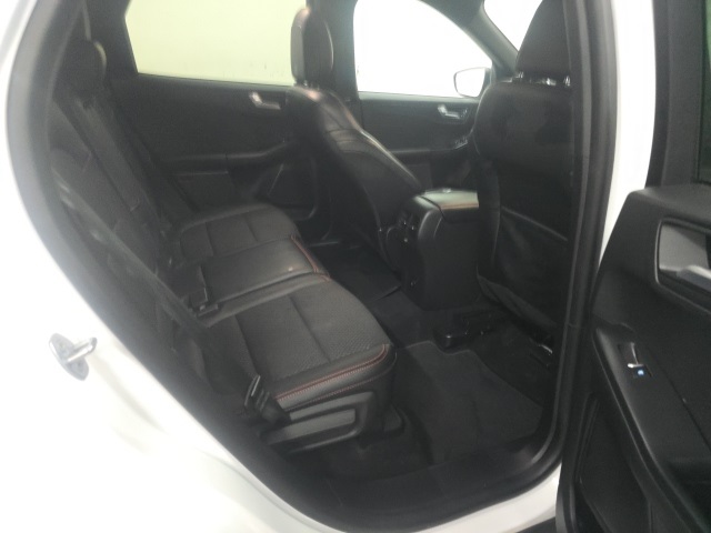 2023 Ford Escape ST-Line photo 4